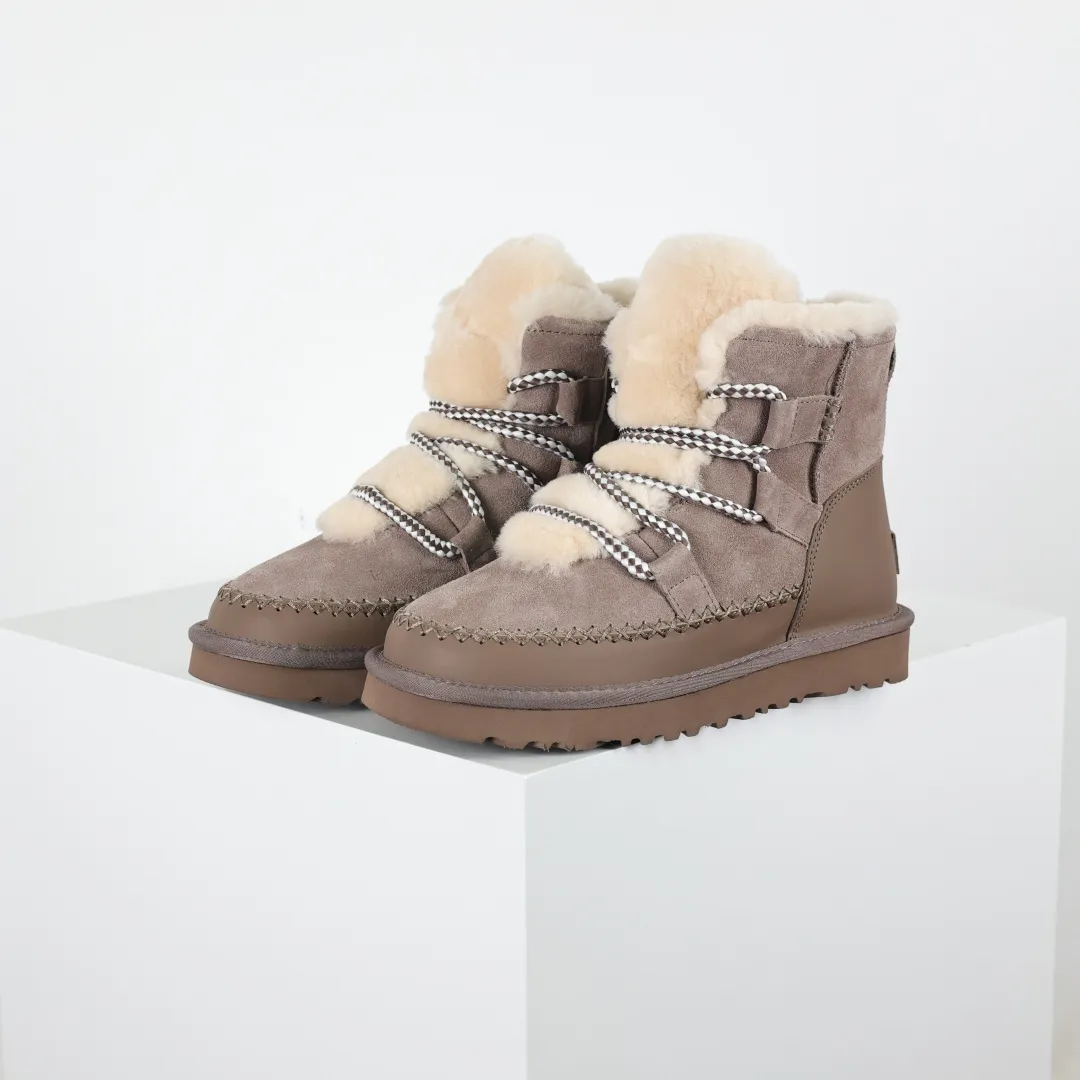 Copywriting price 💰720 The core recommendation is good price UGG sheepskin and fur integrated snow boots for women. Exclusively for foreign trade on the foreign trade platform. UGG new snow boots 1174574. Produced by the production line of ten-year-old brand shoemaking factories. Pay attention to every detail. Longfeng A-grade genuine sheepskin and fur integrated. Completely built in accordance with the ZP process. Size: 35 36 37 38 39 40